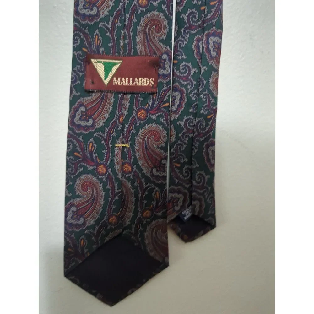 Mallards necktie showcases